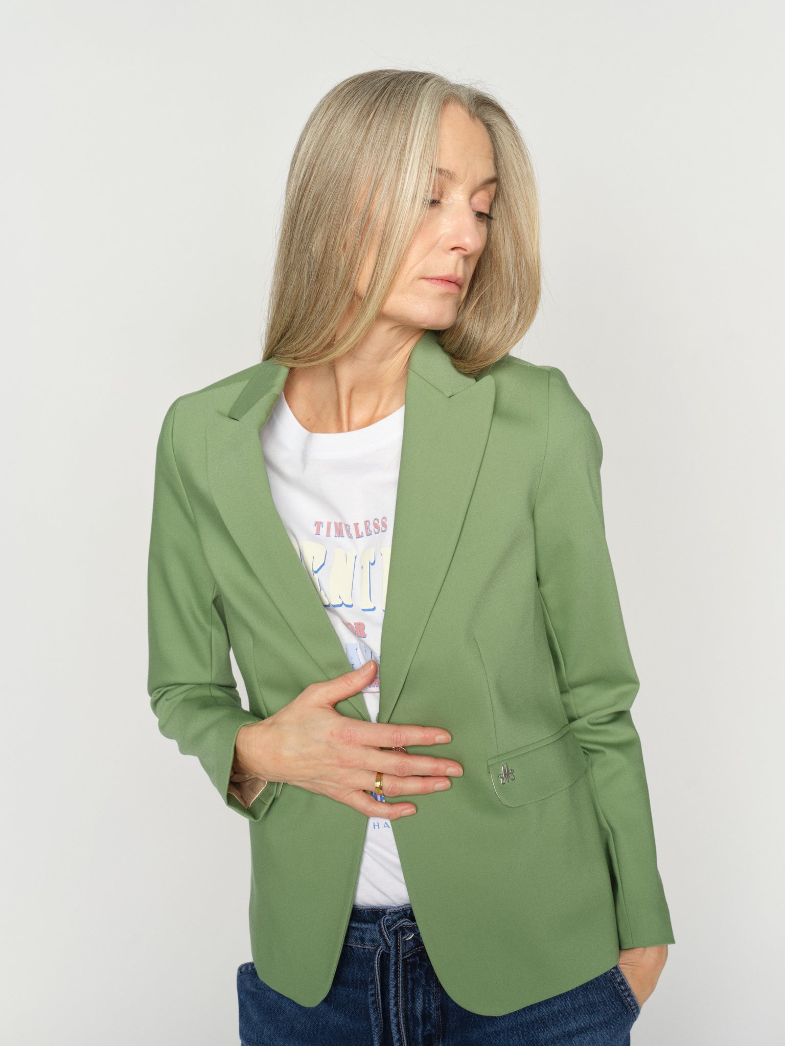 Modelshot / Turf Green / Detail