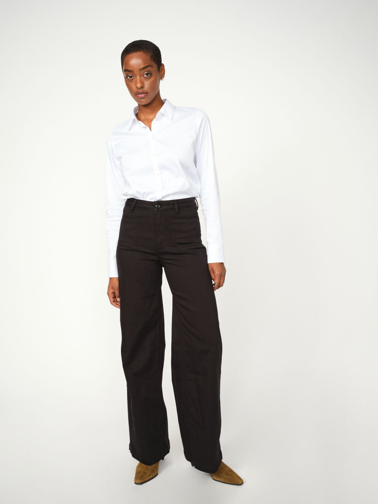 Modelshot / Black / Detail