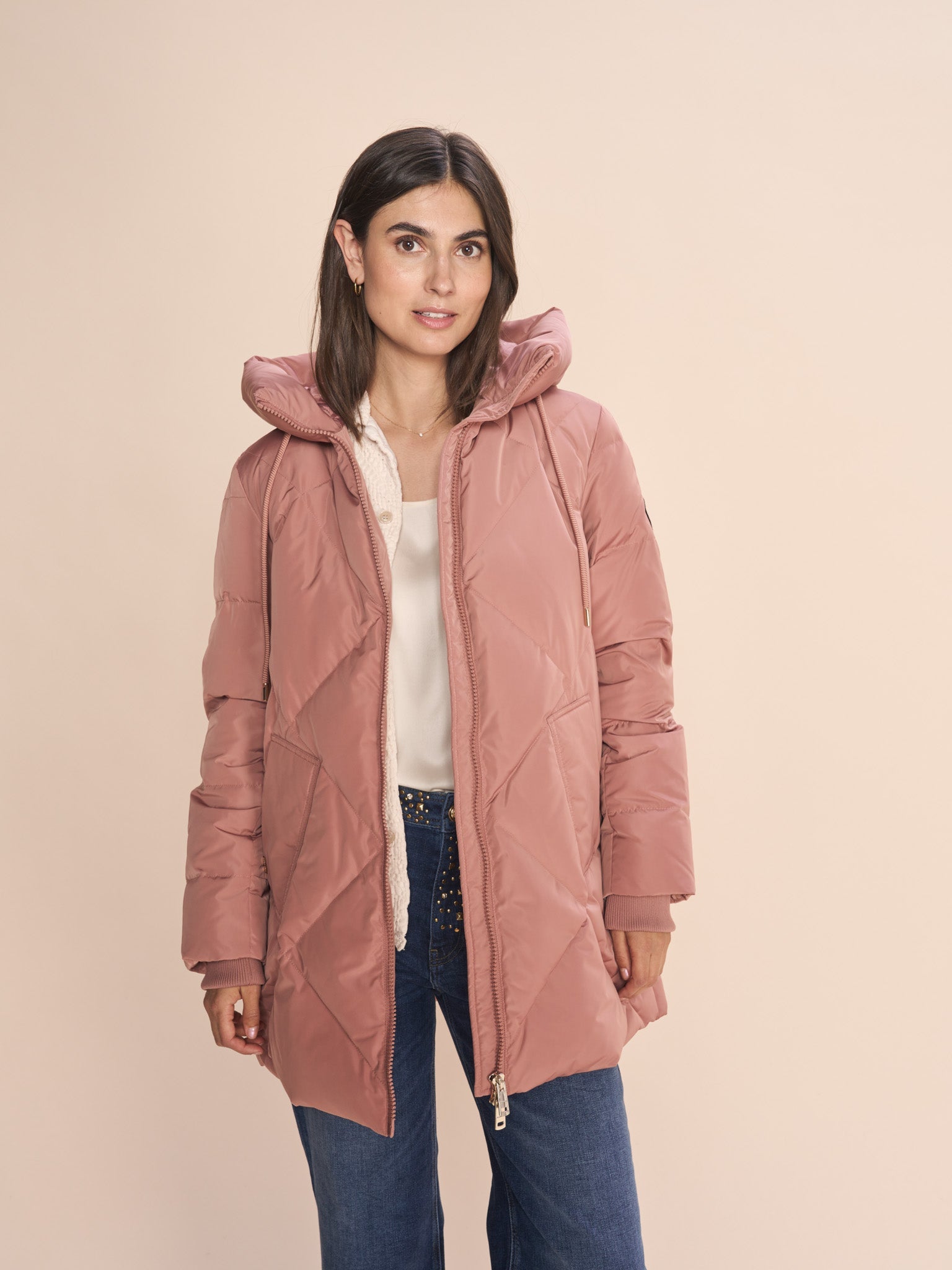 Modelshot / Burlwood / Detail