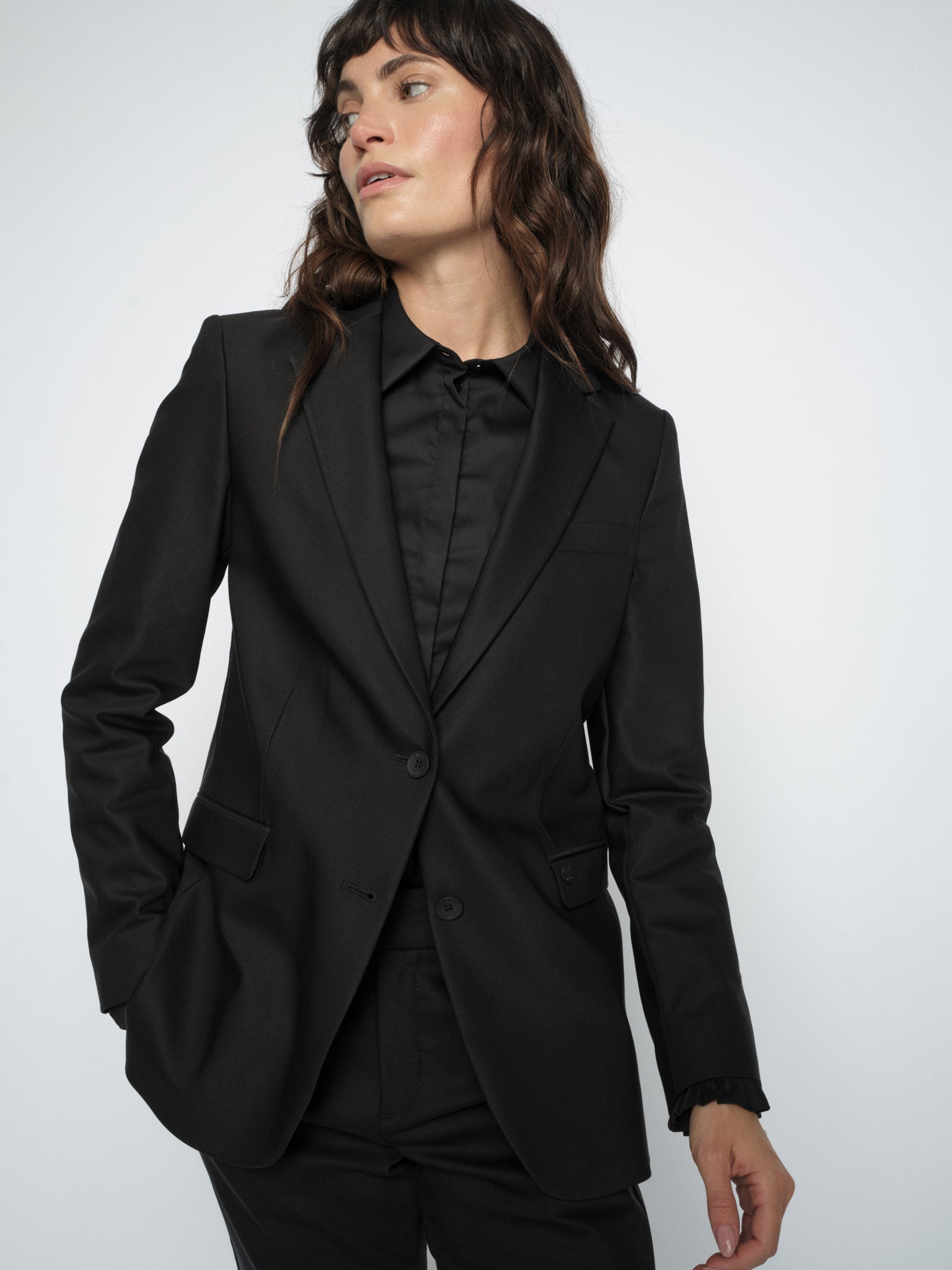 Modelshot / Black / Detail