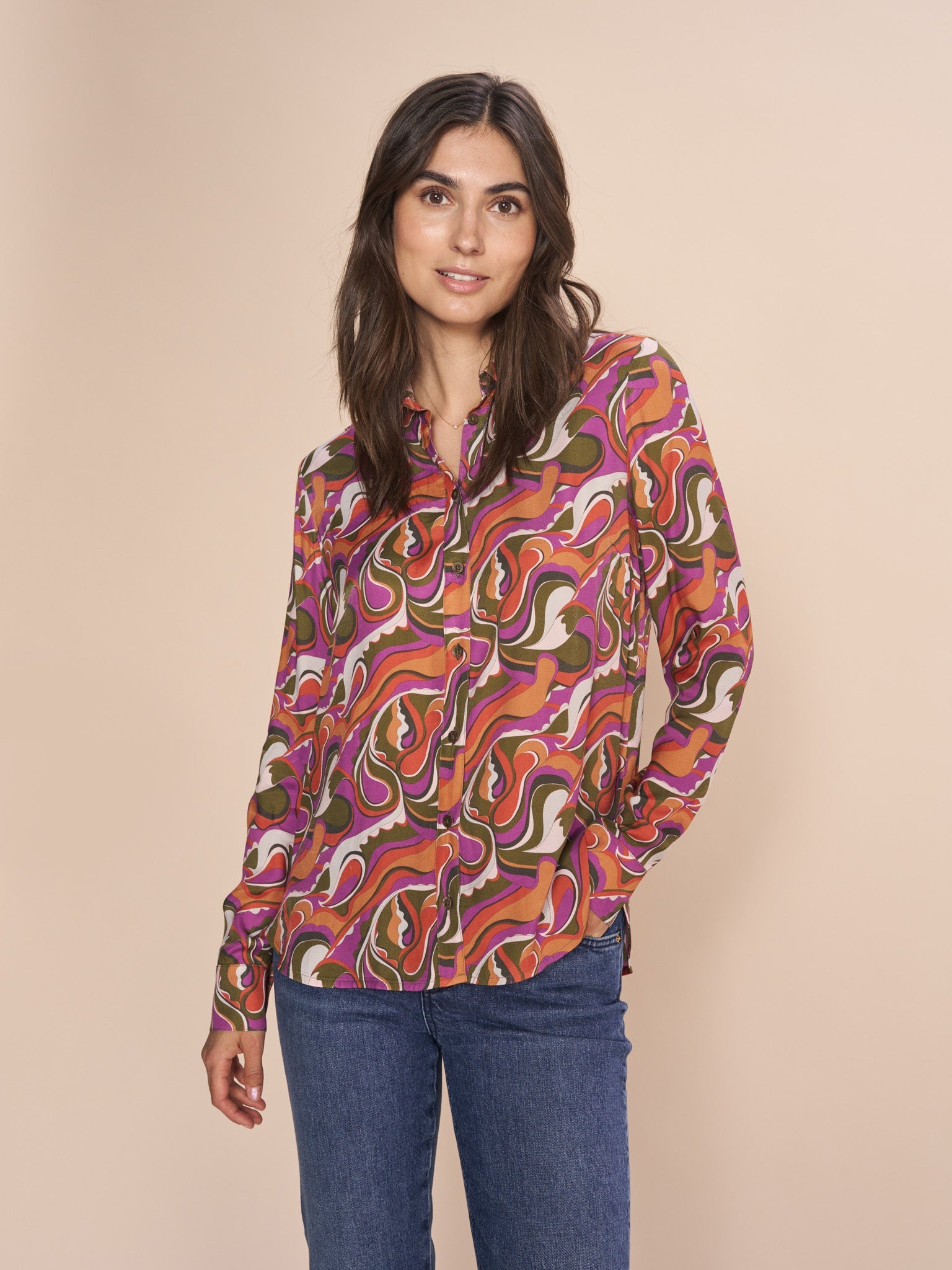 Modelshot / Vivid Viola / Detail