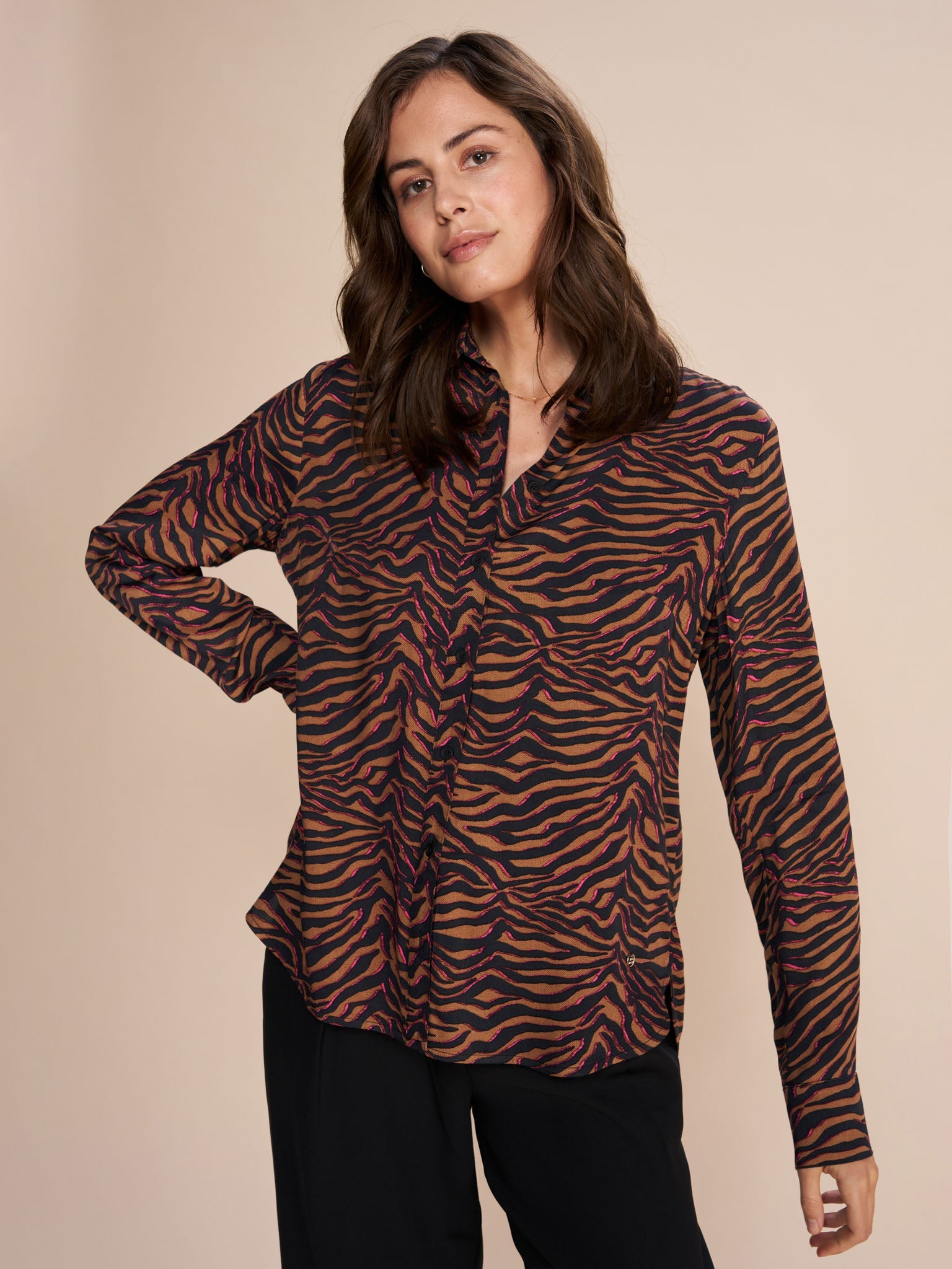 Modelshot / Bright Rose / Detail