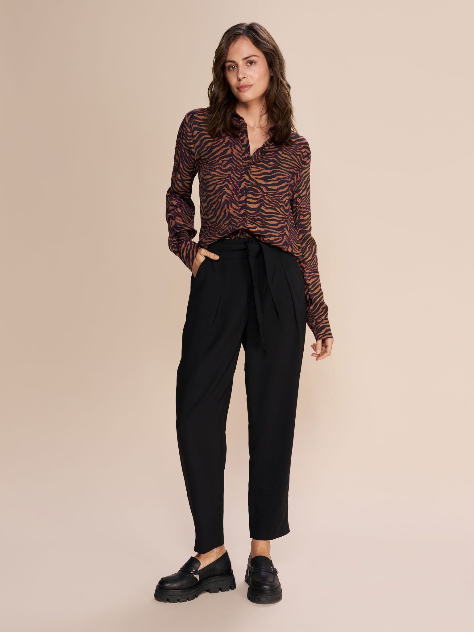 Modelshot / Bright Rose / Detail