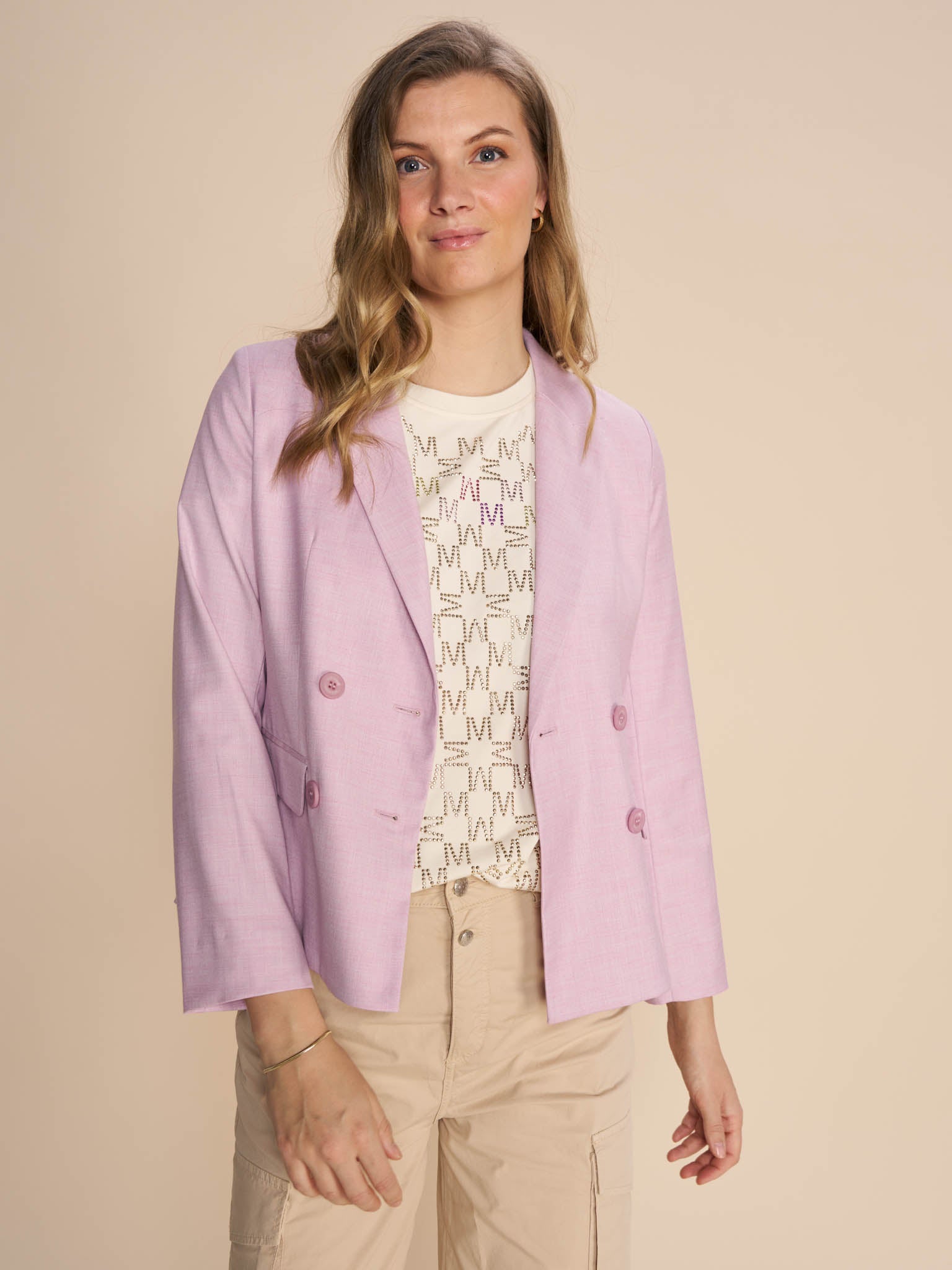 Modelshot / Ecru / Detail