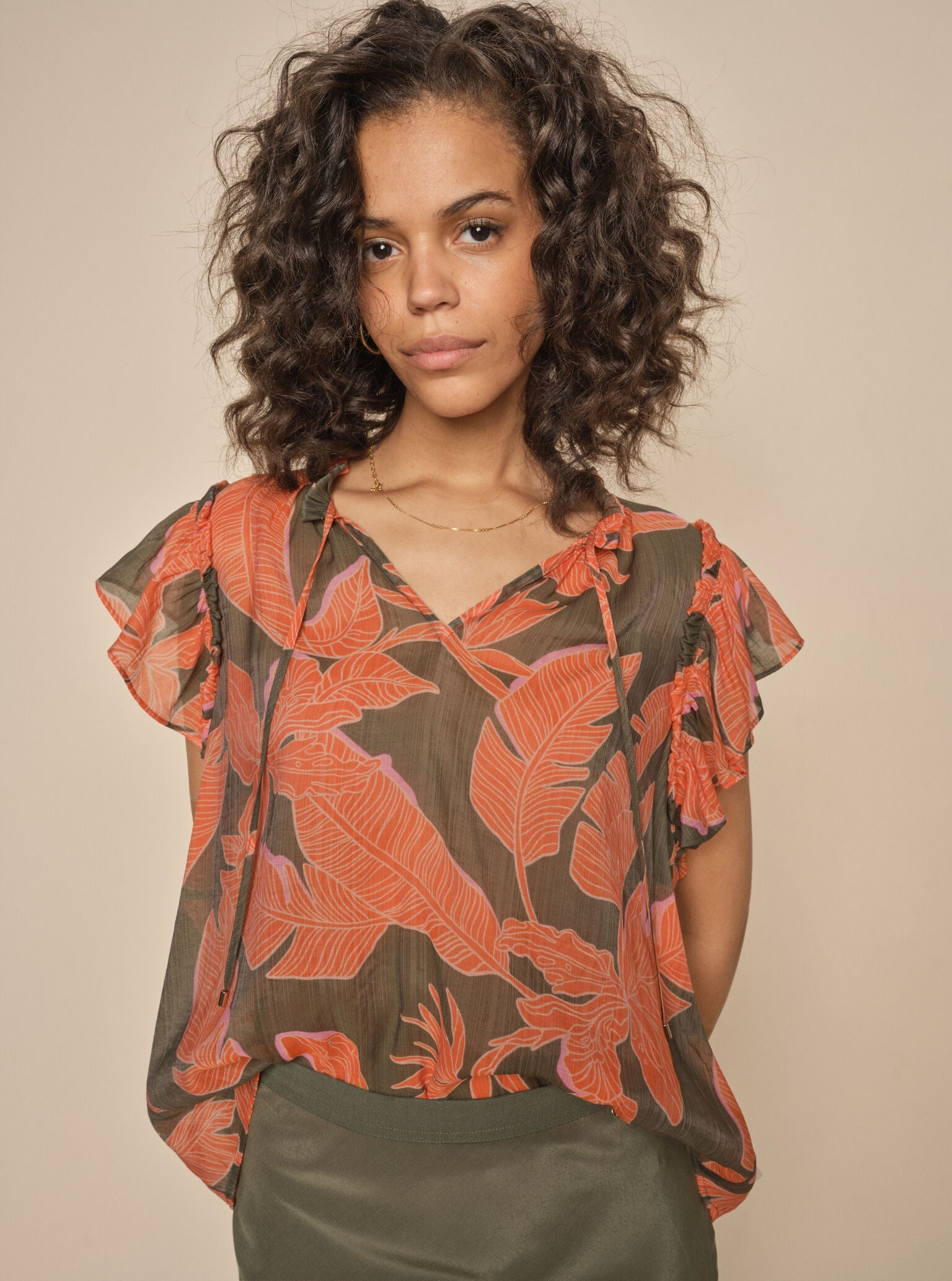 Modelshot / Dusty Olive / Detail