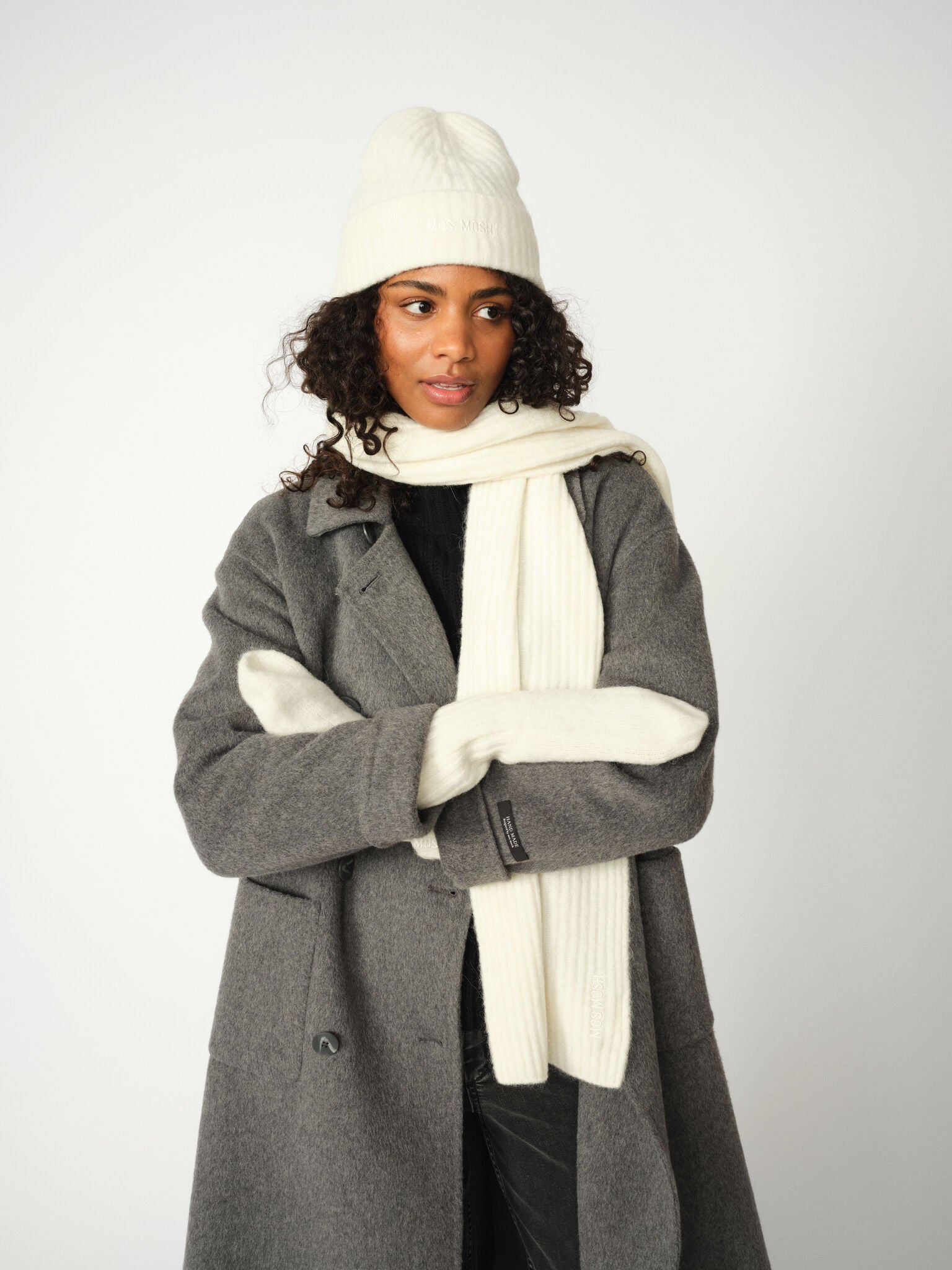 Modelshot  / Ecru / Detail