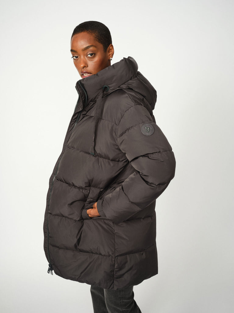 Modelshot / Dark Grey / Detail