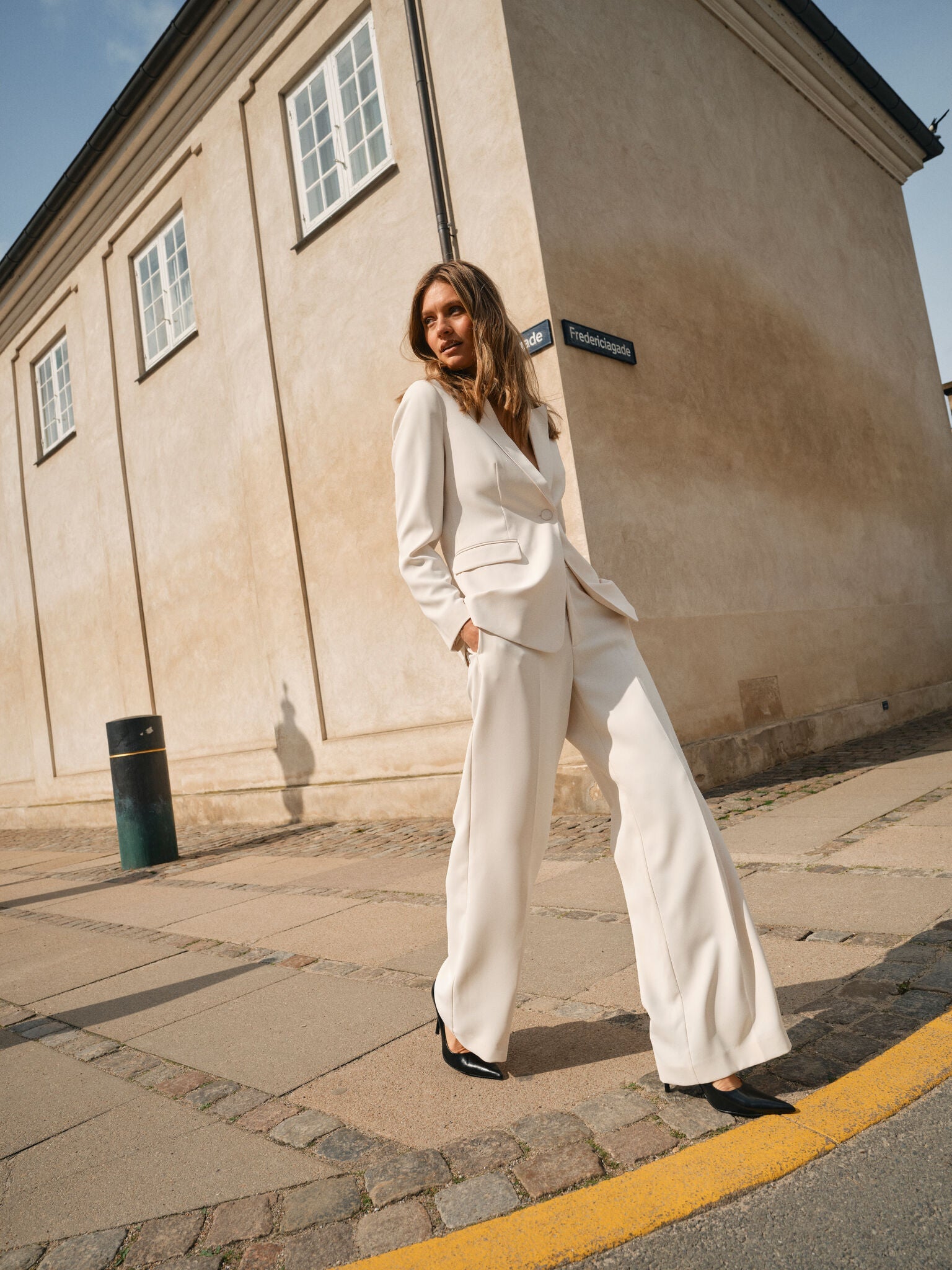 Modelshot / Ecru / Detail