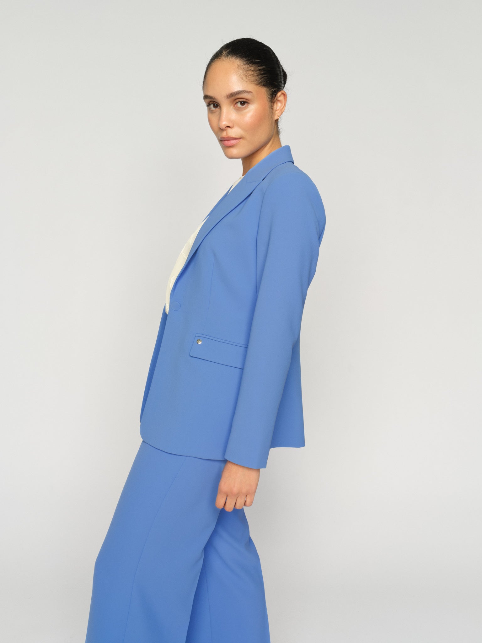 Modelshot / Ultramarine / Detail