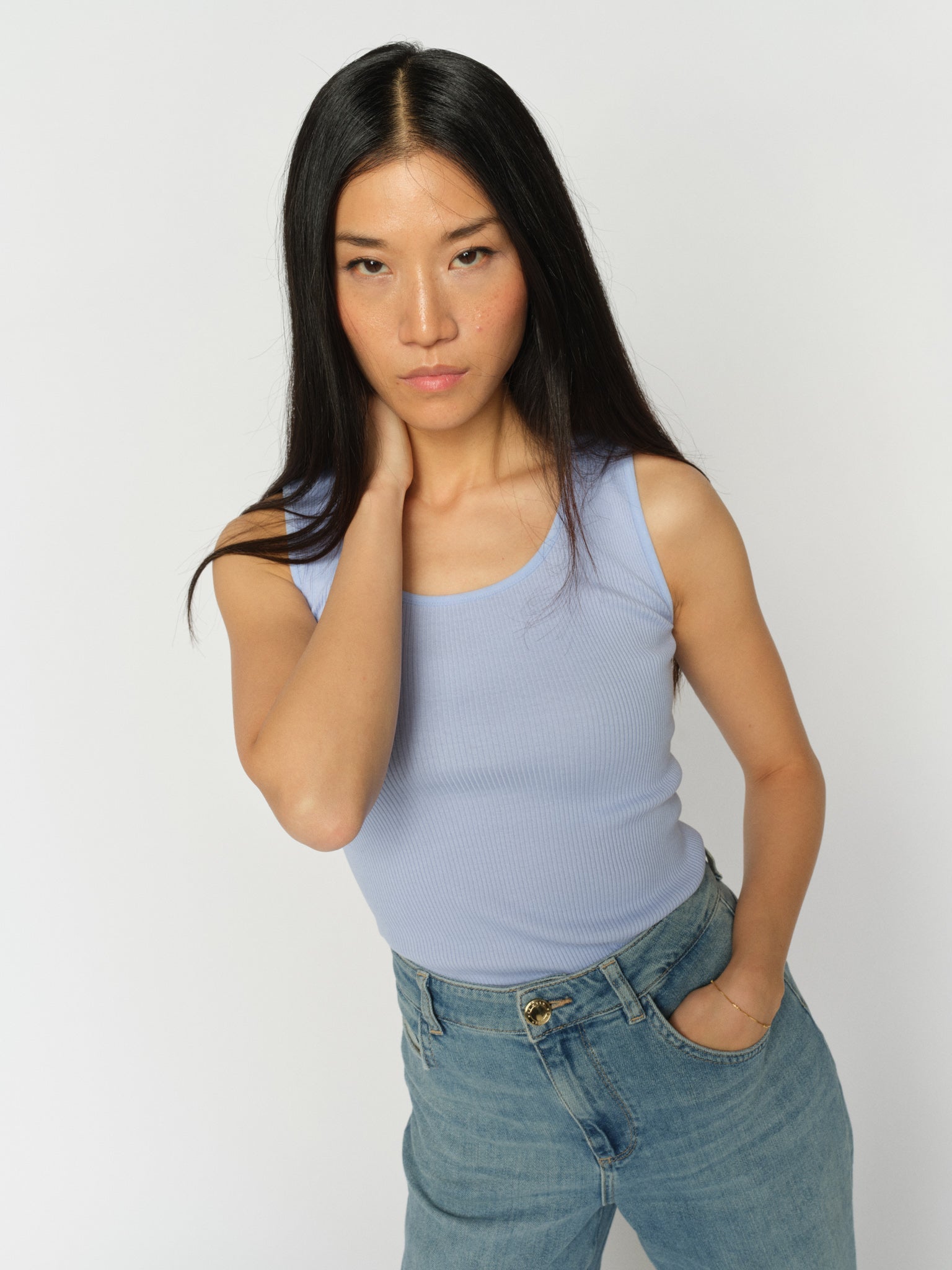 Modelshot / Brunnera Blue / Detail