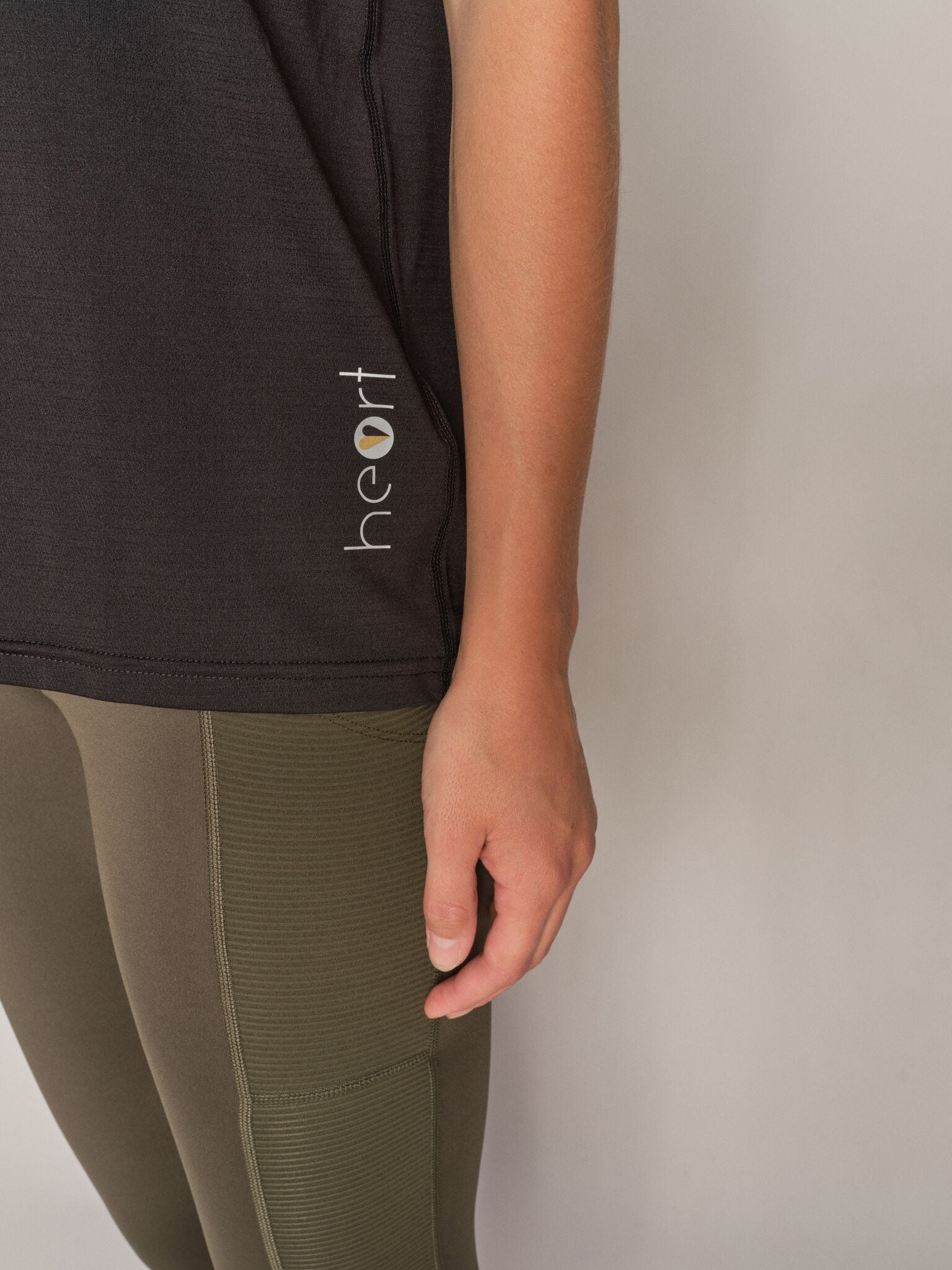 Modelshot / Black / Detail