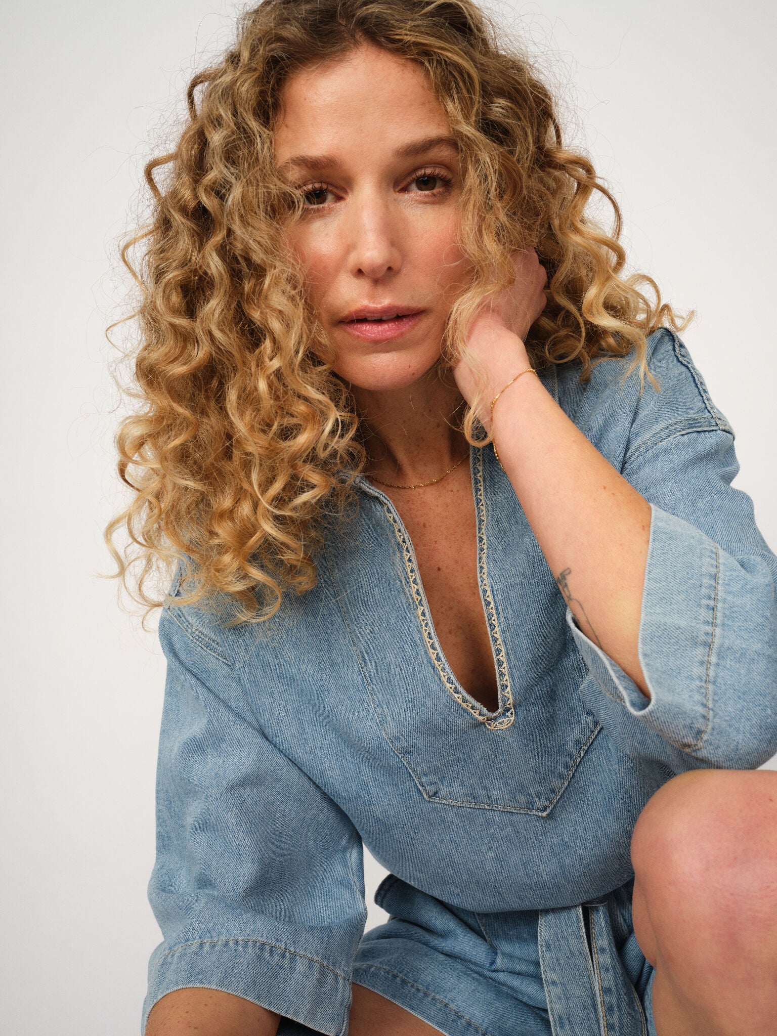 Modelshot / Light Blue / Detail