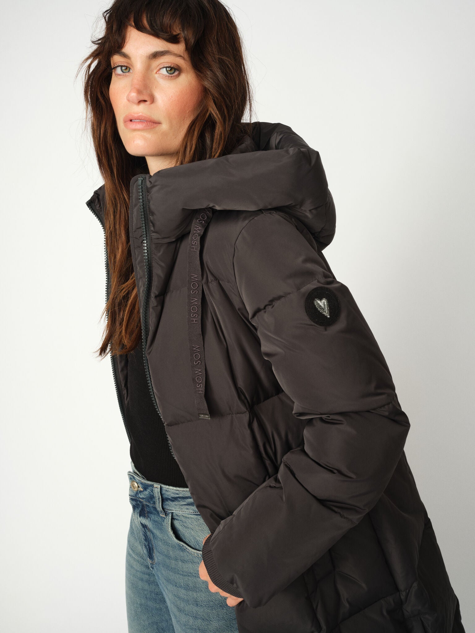 Modelshot / Dark Gray / Detail