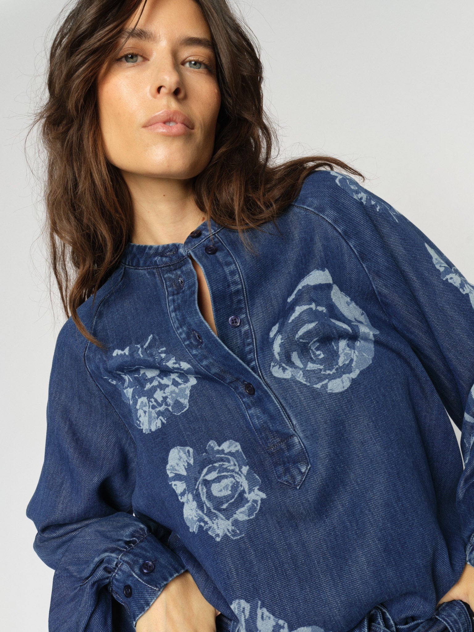 Modelshot / Dark Blue / Detail