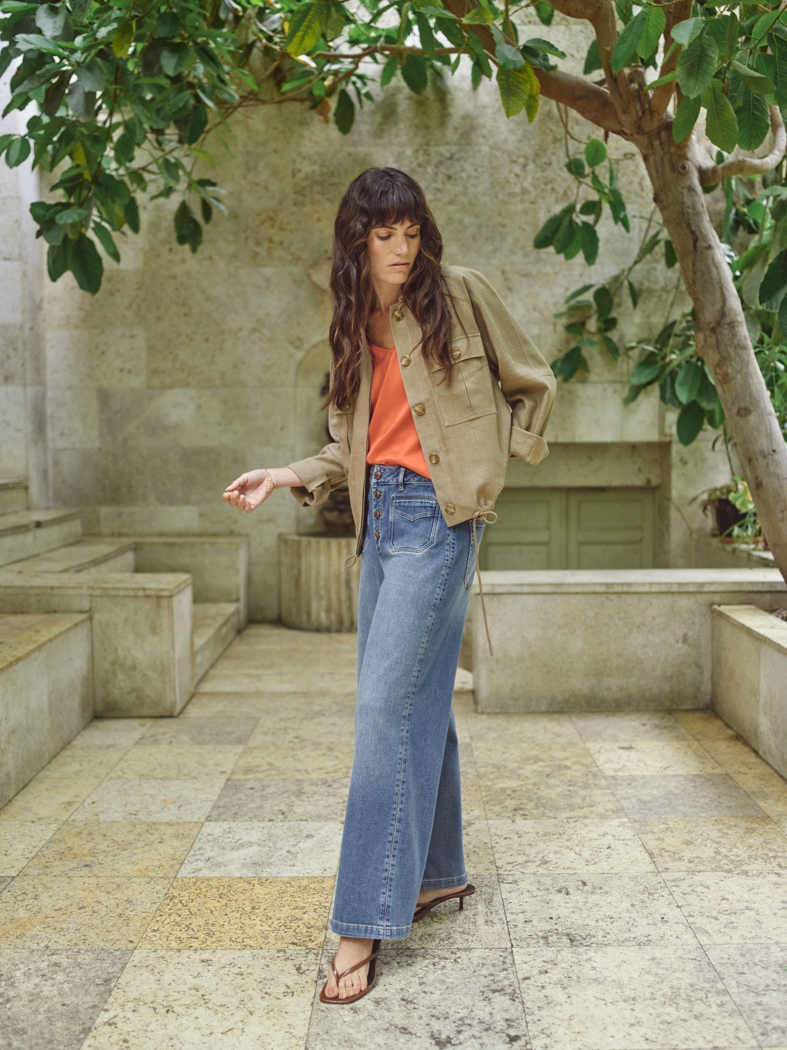 Modelshot / Petrified Oak / Detail