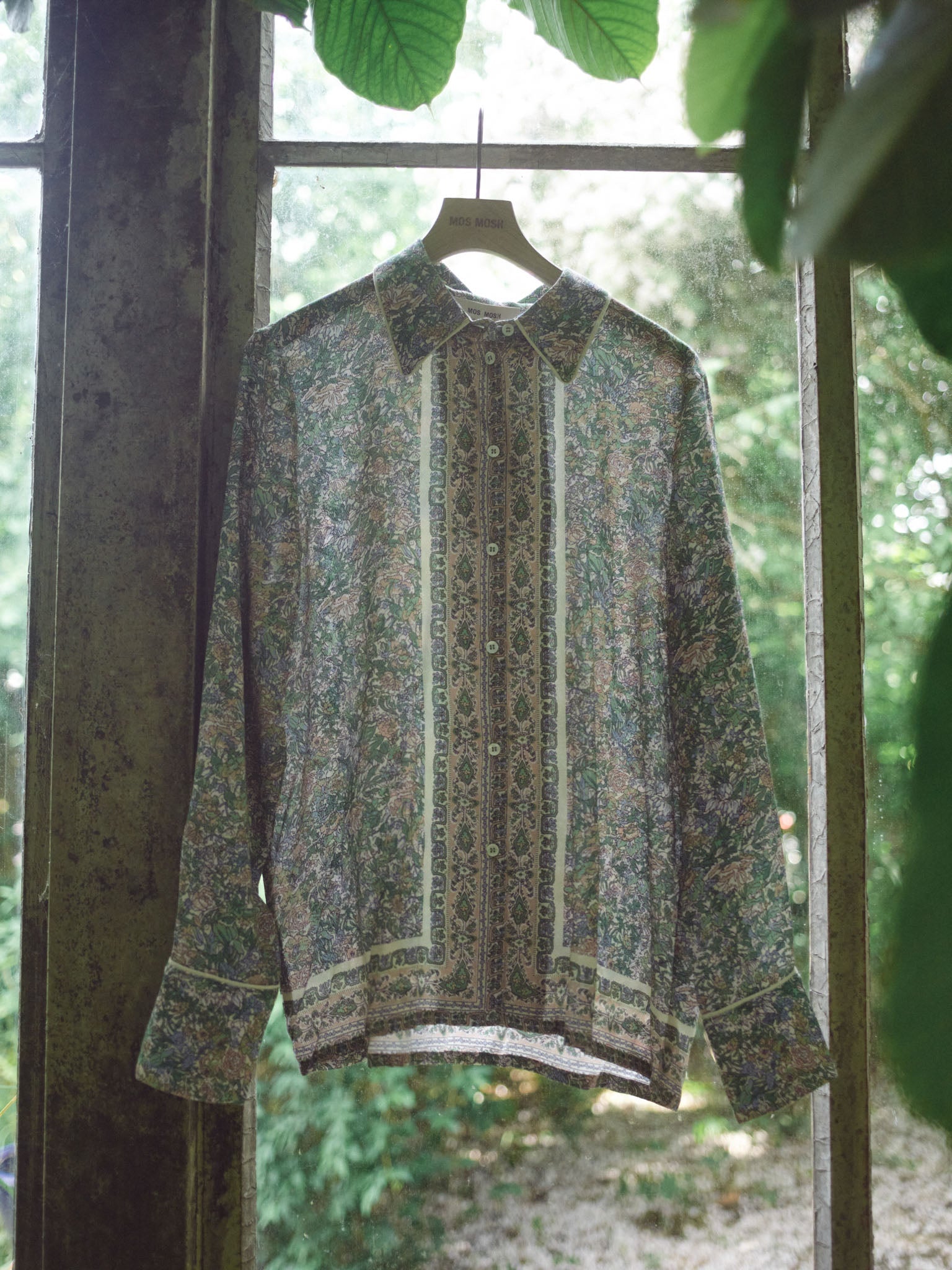 Modelshot / Turf Green / Detail