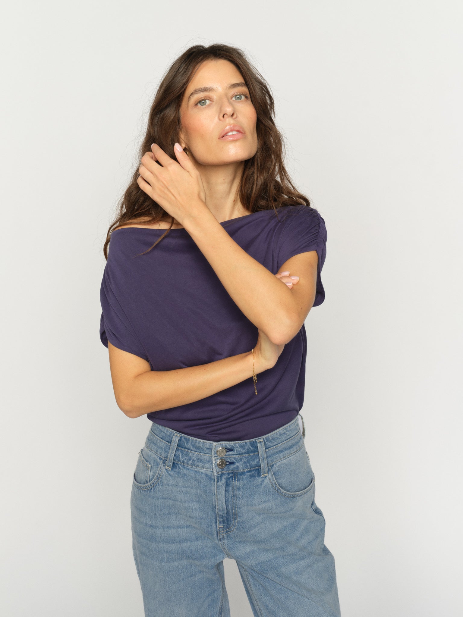 Modelshot / Crown Blue / Detail