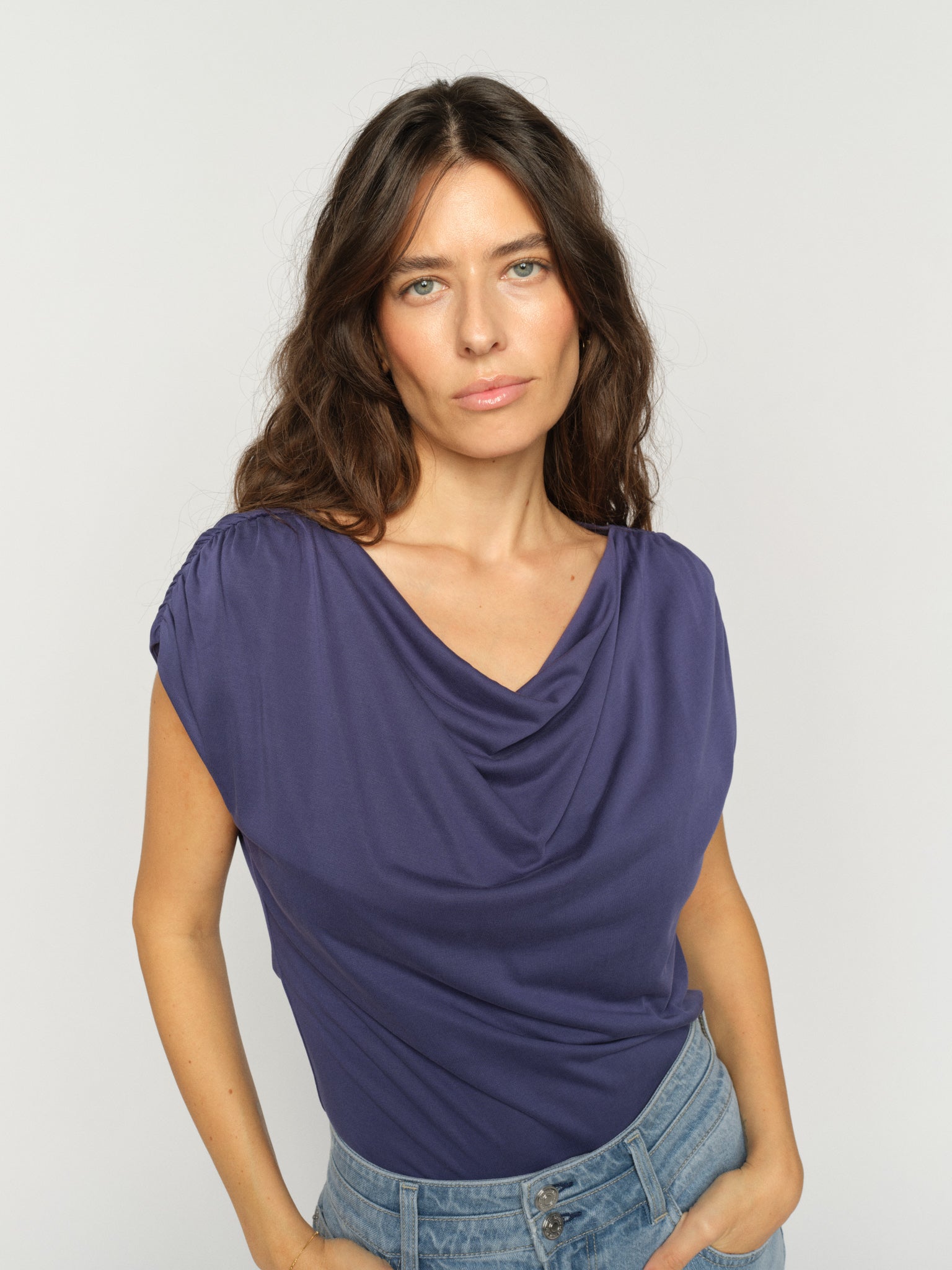 Modelshot / Crown Blue / Detail