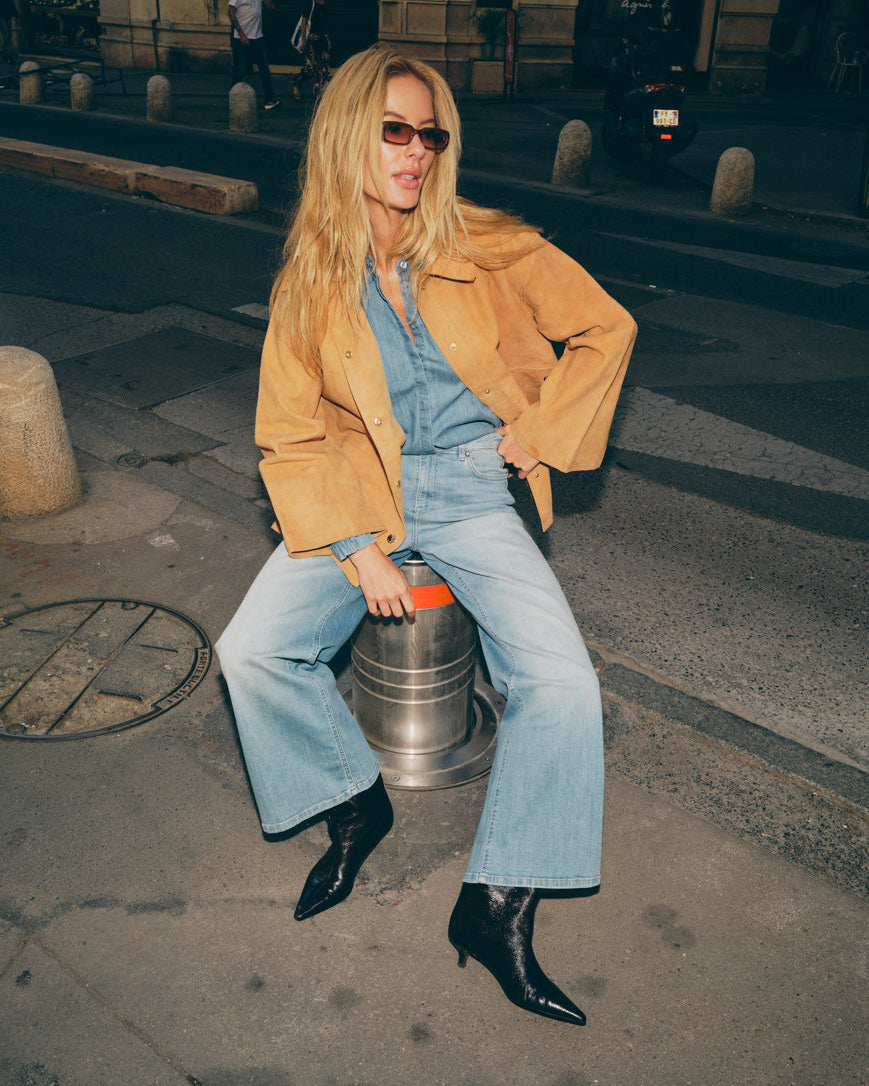 Modelshot / Tan / Detail