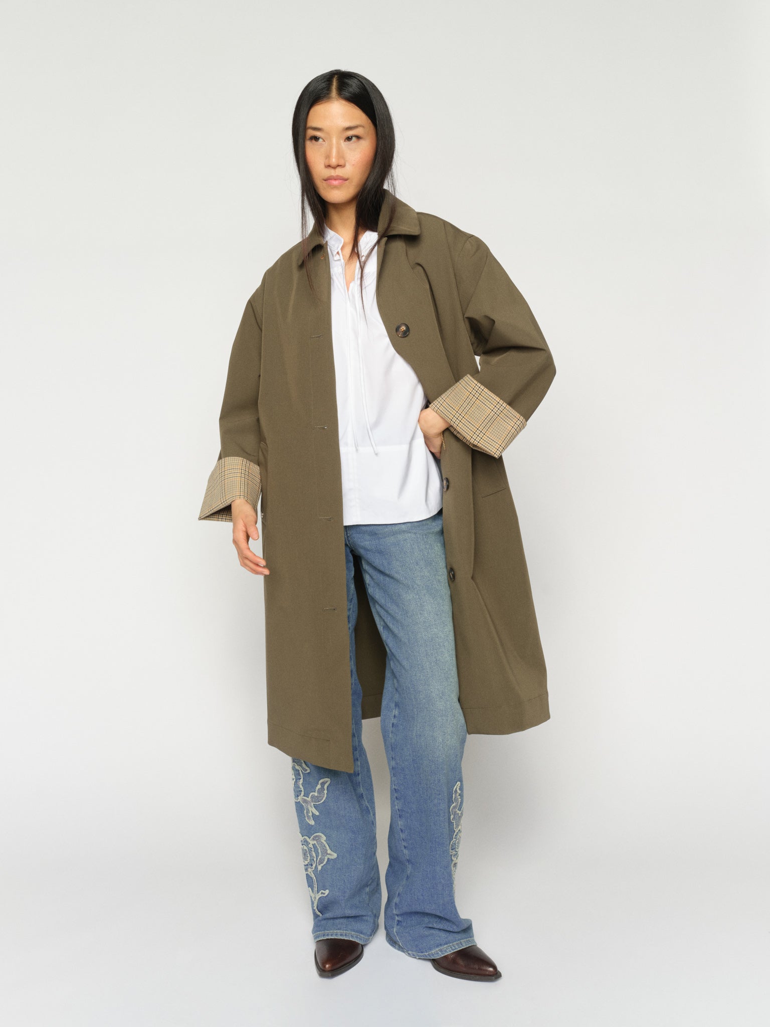 Modelshot / Olive Night / Detail