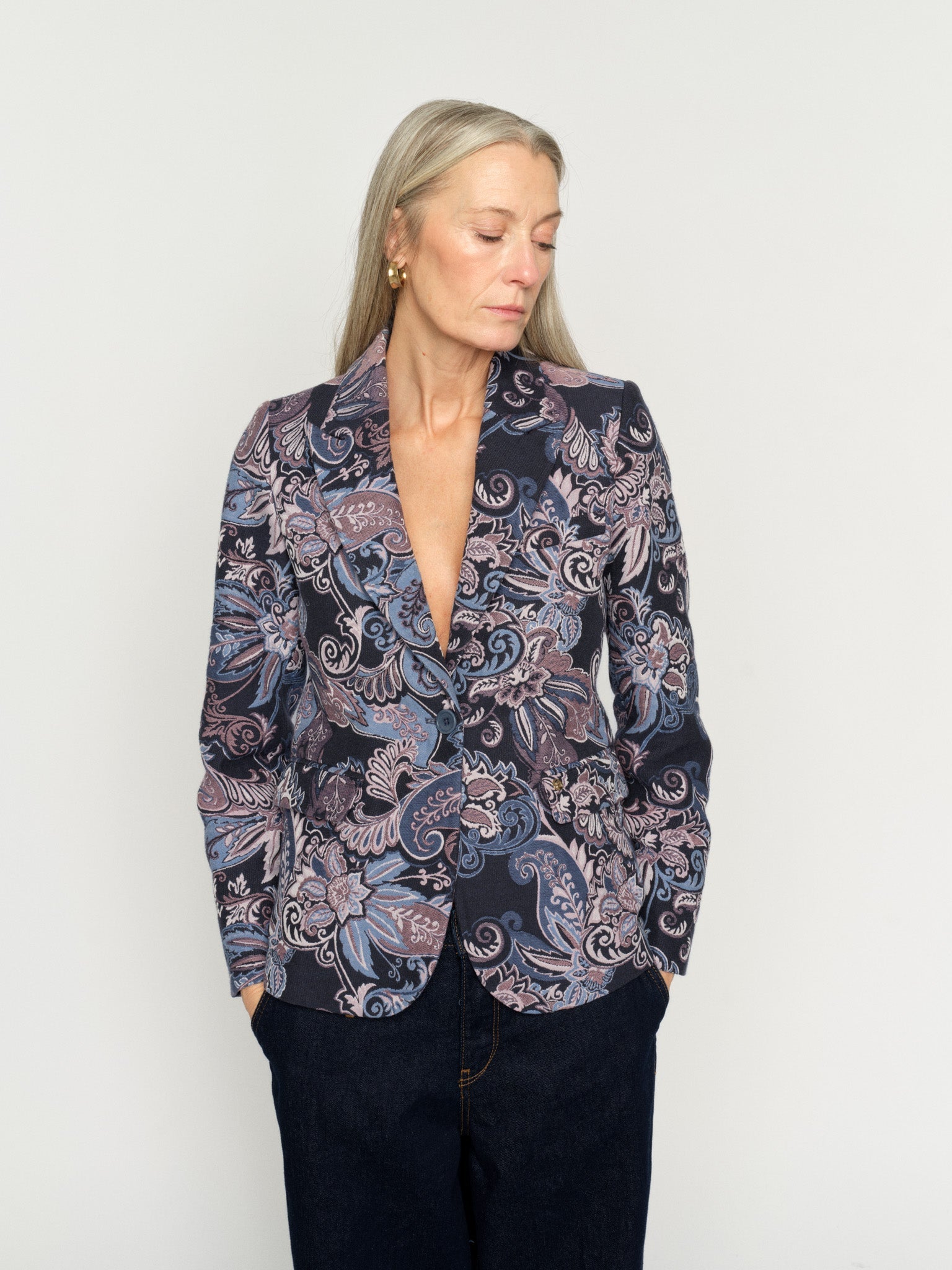 Modelshot / Crown Blue / Detail