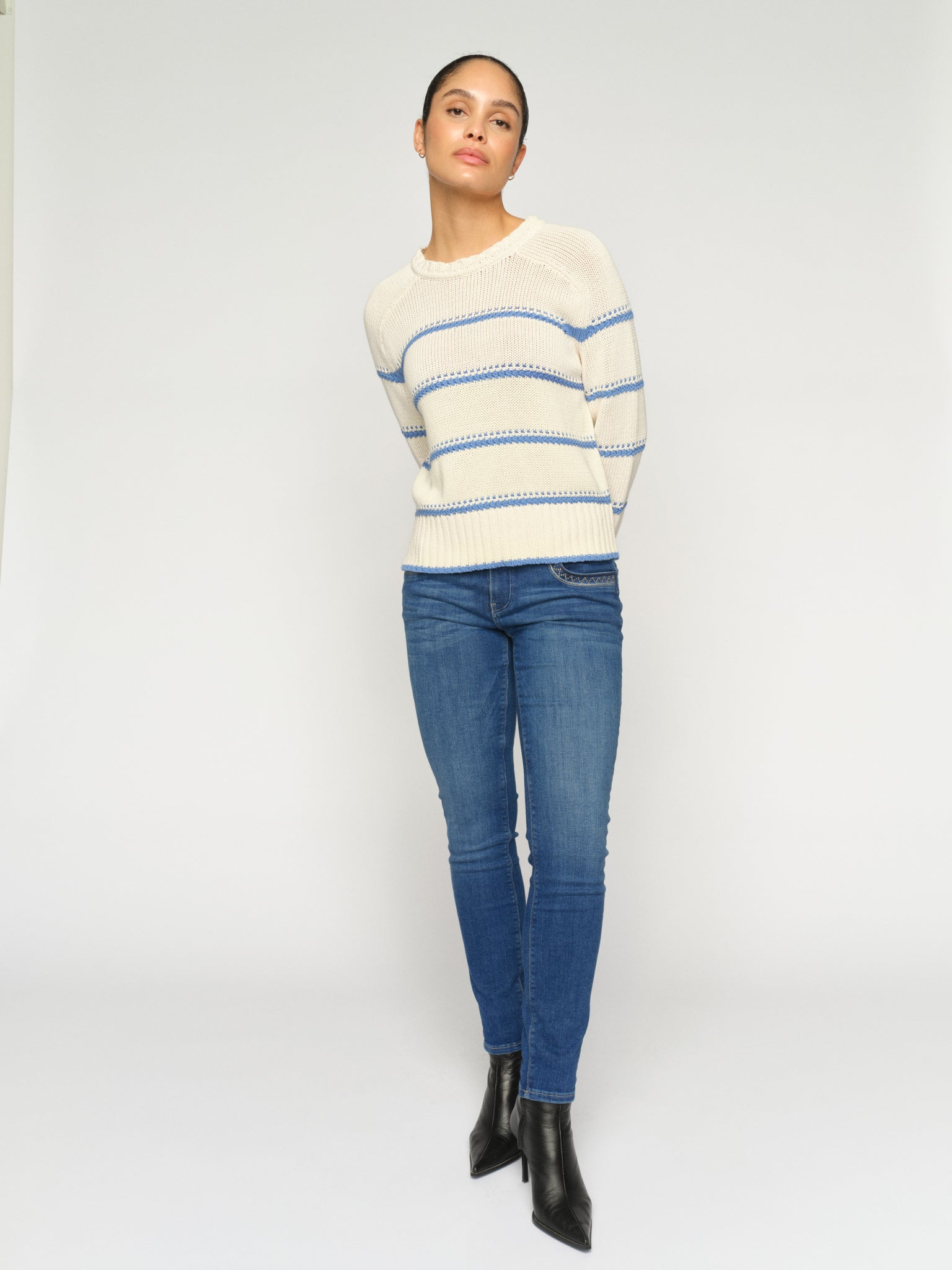 Modelshot / Blue / Detail