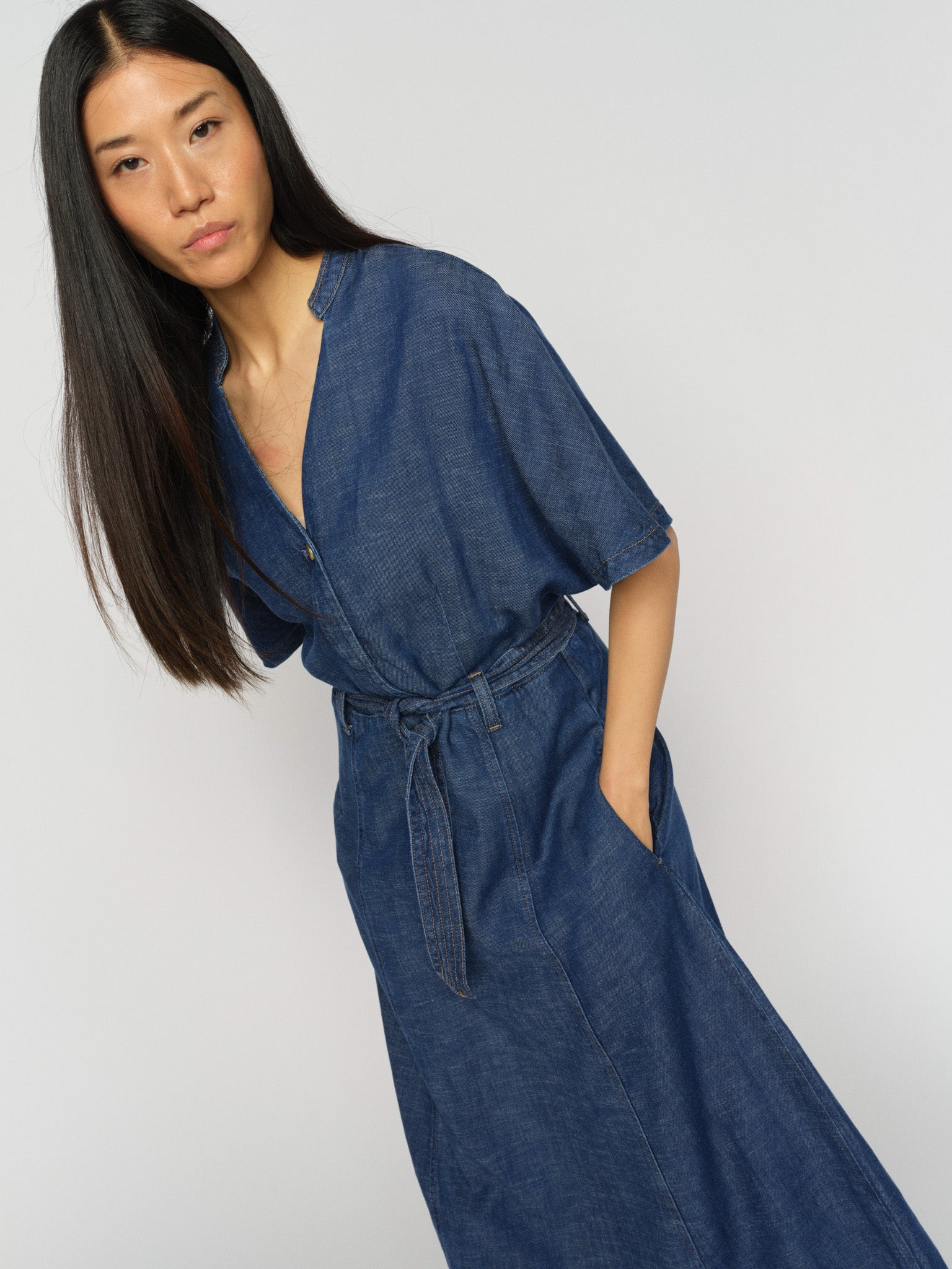 Modelshot / Dark Blue / Detail