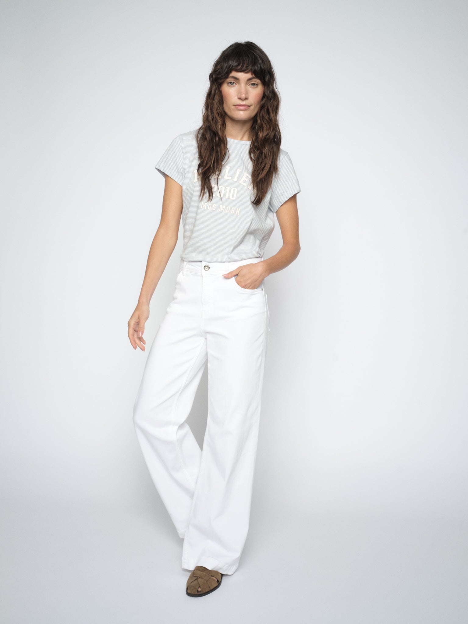 Modelshot / Bright White / Detail