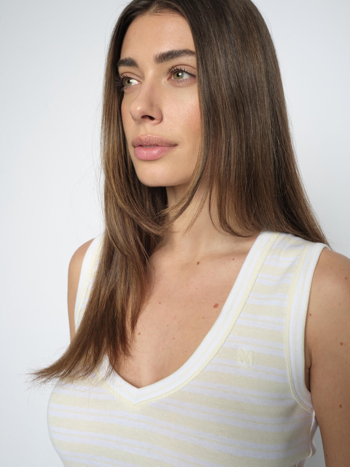 Modelshot / Ecru / Detail