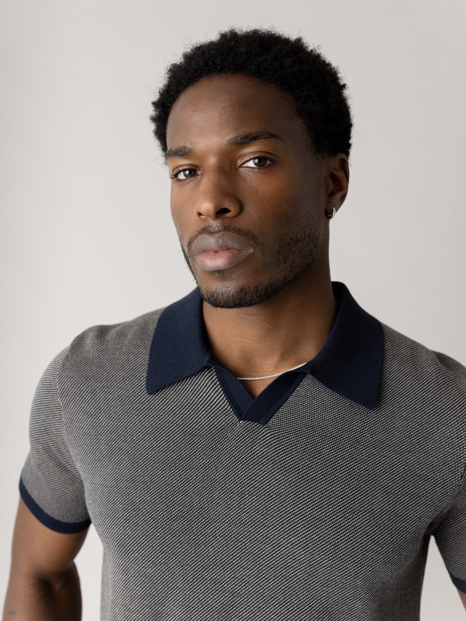 Modelshot / Navy / Detail