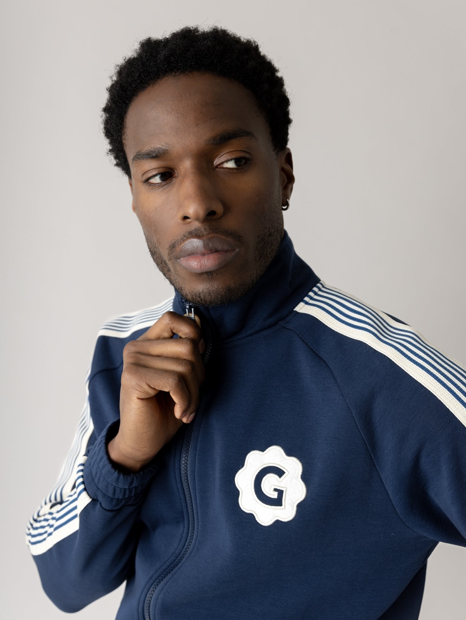 Modelshot / Navy / Detail