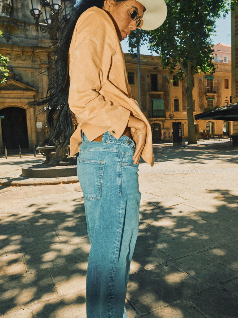 Modelshot / Light Blue / Detail