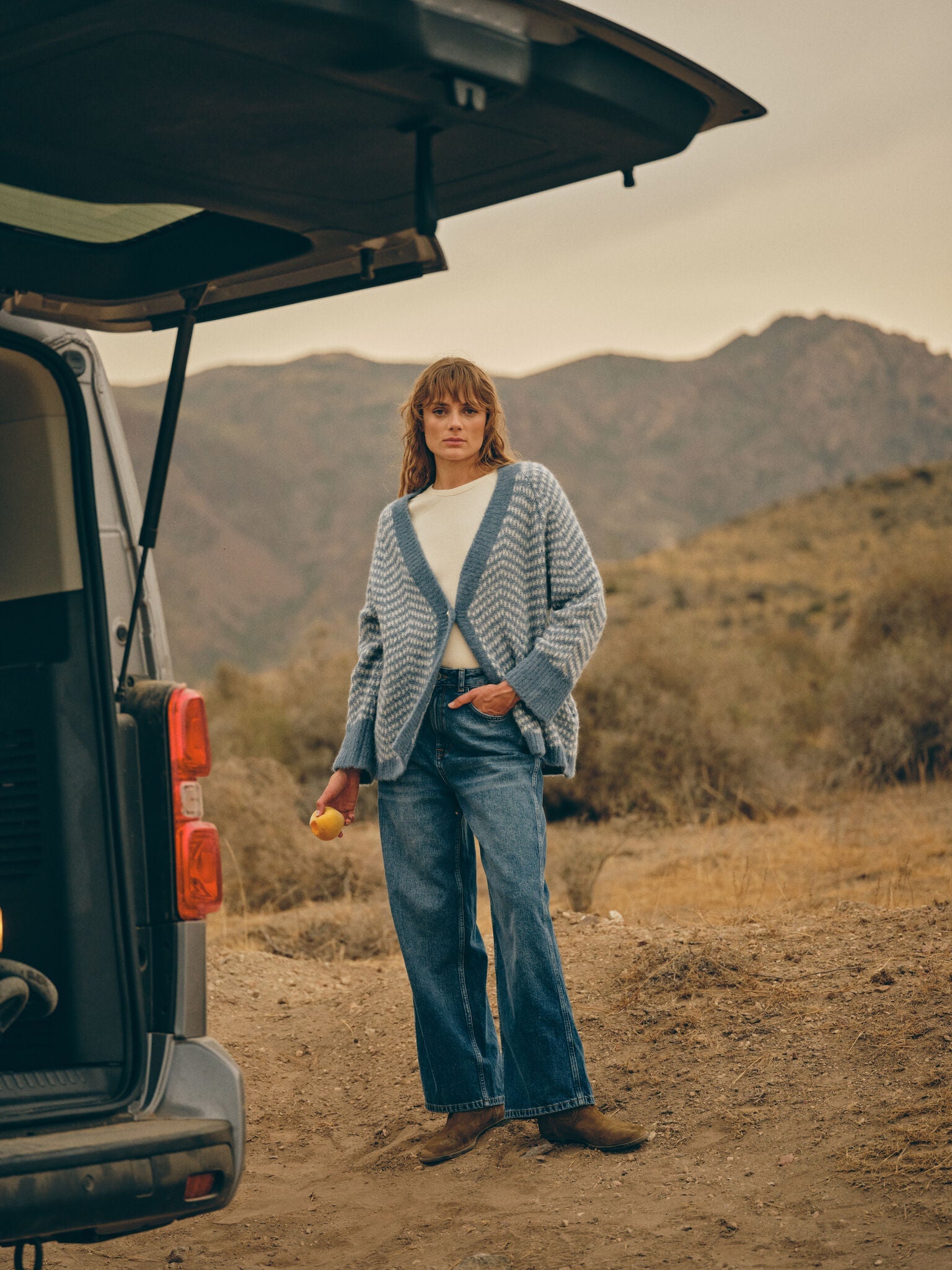 Modelshot / Medium Washed Blue / Detail