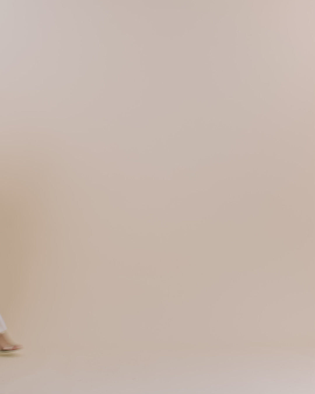 Modelshot / Ecru / Detail