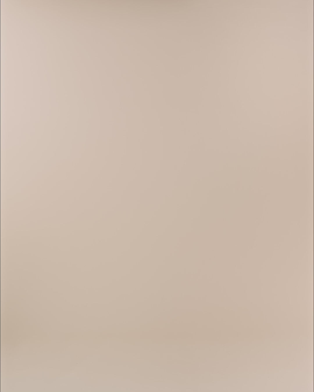 Modelshot / Light Grey / Detail