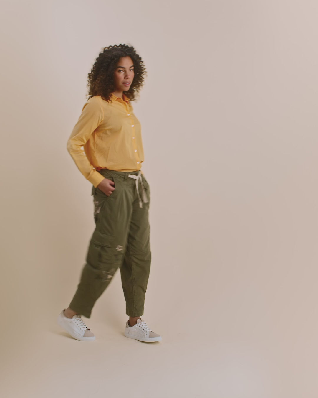 Modelshot / Burnt Olive / Detail