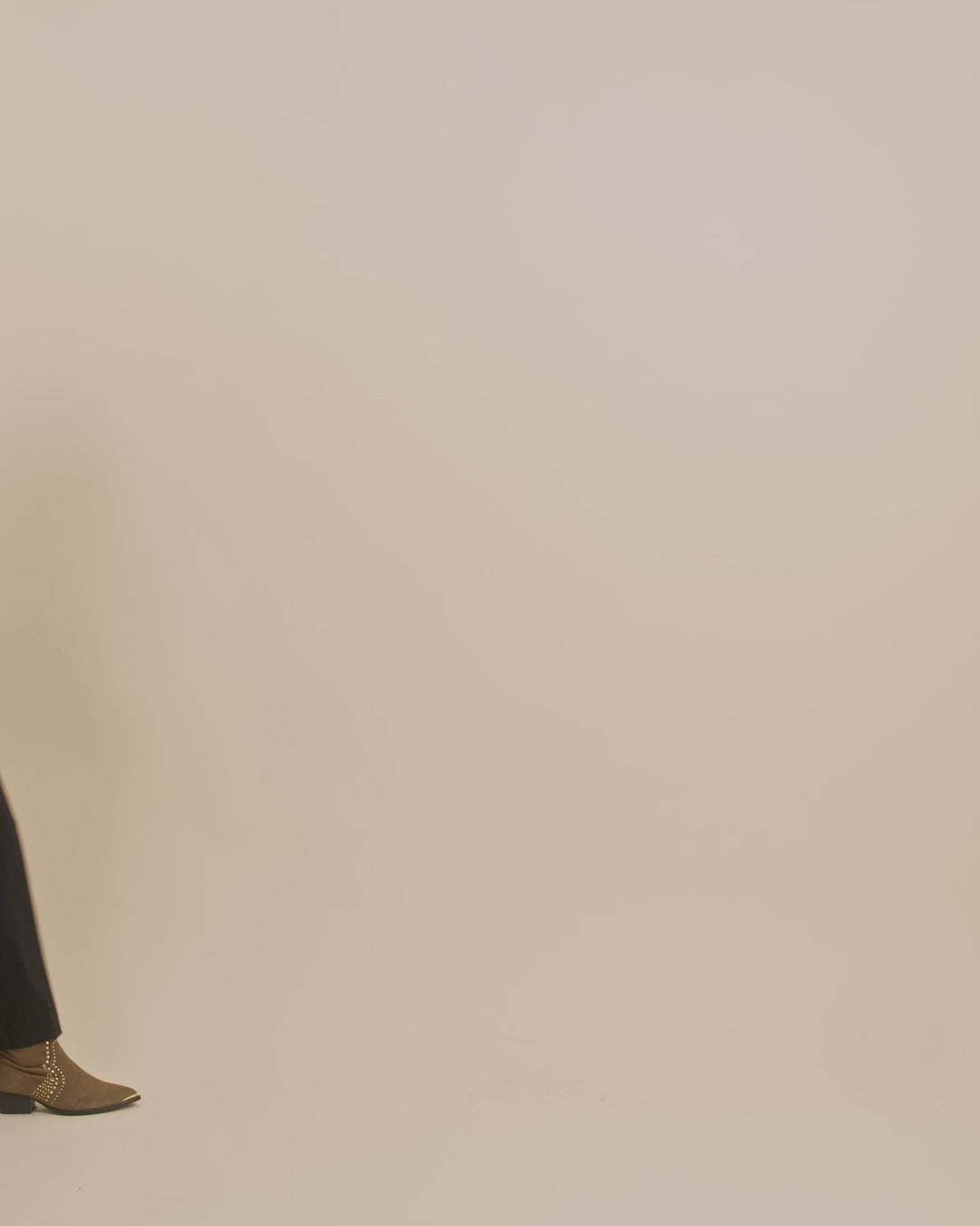 Modelshot / Black / Detail