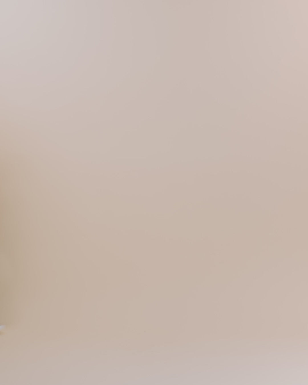 Modelshot / Ecru / Detail