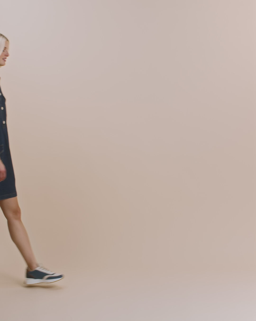 Modelshot / Blue / Detail