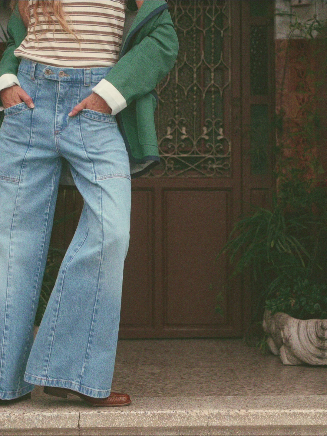 Modelshot / Light Blue Denim / Detail