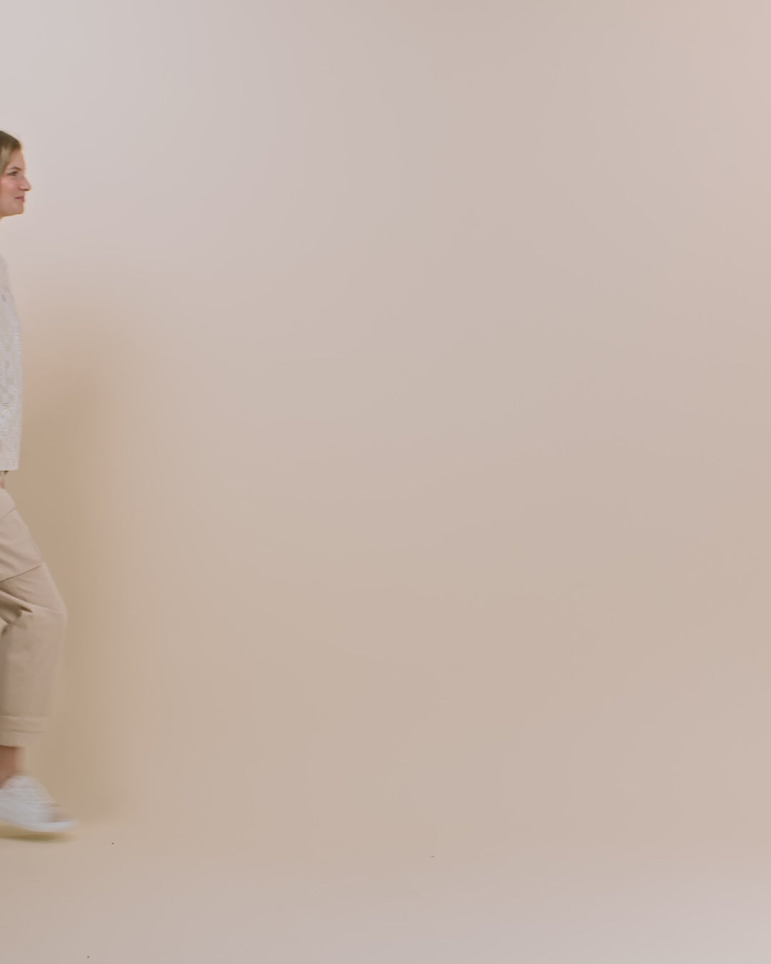 Modelshot / Ecru / Detail