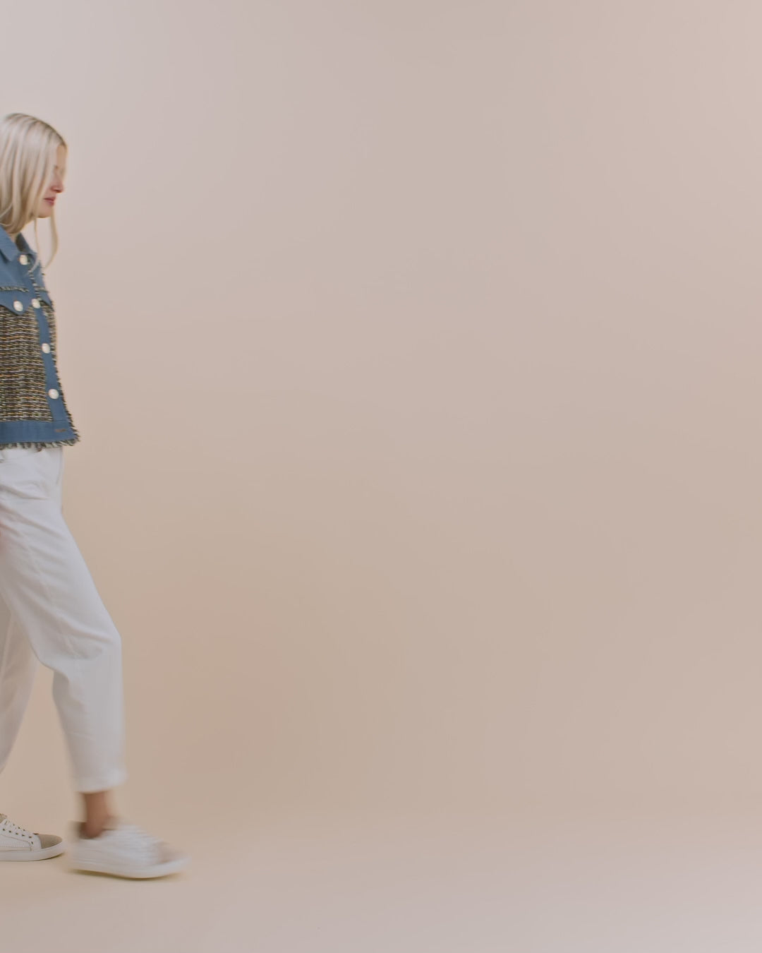 Modelshot / Blue / Detail